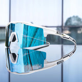 Lunettes de sport polarisées UV400 avec monture blanche et verres bleus miroir.