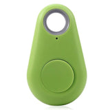 Traceur GPS couleur verte avec trou d'accroche, idéal pour sacs et porte-clés
