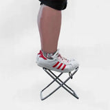 Chaise pliante mini portable ultralégère supportant un poids avec une chaussure rouge et blanche