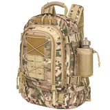 Sac à dos tactique camouflage avec porte-gourde et multiples compartiments, idéal pour les randonnées et le camping