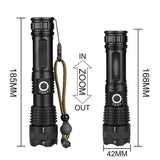 Dimensions de la lampe de poche XHP100 avec zoom avant et arrière, montrant sa compacité