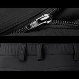 Détails du pantalon de randonnée avec fermeture éclair YKK et passants de ceinture renforcés.