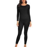 Ensemble de sous-vêtements thermiques noir pour femme, modèle debout en tenue complète