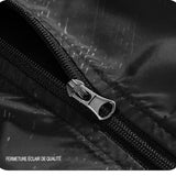 Fermeture éclair de qualité sur la veste imperméable noire pour une meilleure durabilité