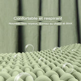 Gros plan sur le tissu confortable et respirant de la doublure de sac de couchage, texture soyeuse