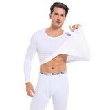 Homme en sous-vêtements thermiques blancs, parfait pour l'hiver