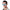 Homme portant des lunettes de soleil polarisées avec verres miroir bleus