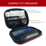 Intérieur organisé de la trousse de premiers soins avec poches en maille pour un rangement efficace