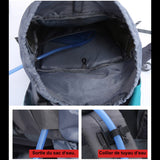 Intérieur du sac à dos de camping 65 L avec sortie du sac d'eau et collier de tuyau d'eau