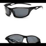 Lunettes de soleil polarisées avec verres noirs et détails du cadre