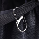 Mousqueton argenté en alliage de zinc attaché à une ceinture, idéal pour la randonnée et le camping