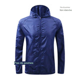Veste de randonnée ultralégère bleu marine sans poches, coupe ajustée, non étanche
