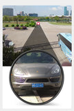 Observation à longue distance d'une voiture à l'aide des jumelles