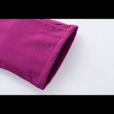 Ourlet du pantalon de randonnée pour femme en tissu imperméable, gros plan