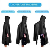Poncho de pluie adapté au port d’un sac à dos de différentes tailles.