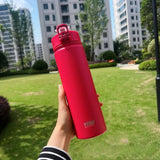 Gourde thermos isotherme rouge TYESO avec paille, idéale pour le plein air