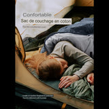 Sac de couchage confortable en coton, utilisé dans une tente