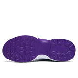 Semelle antidérapante de chaussures de sport violettes, détails de la structure