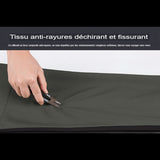 Test de résistance du tissu anti rayures, démontrant sa solidité et sa durabilité