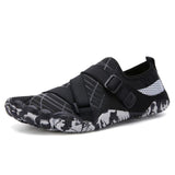 Chaussure aquatique noire et grise, bandes ajustables, idéale pour la plage et la randonnée