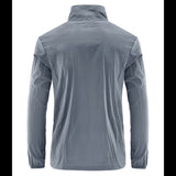 Vue arrière de la veste de randonnée imperméable, protection UV, design ergonomique