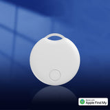 Étiquette intelligente blanche fonctionnant avec Apple Find My, sur fond bleu
